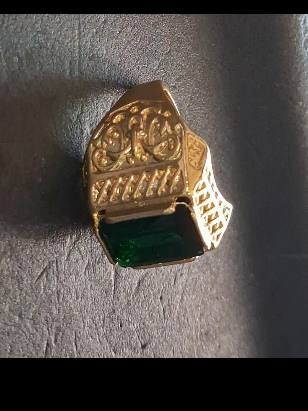 18K Gold Emerald Ring